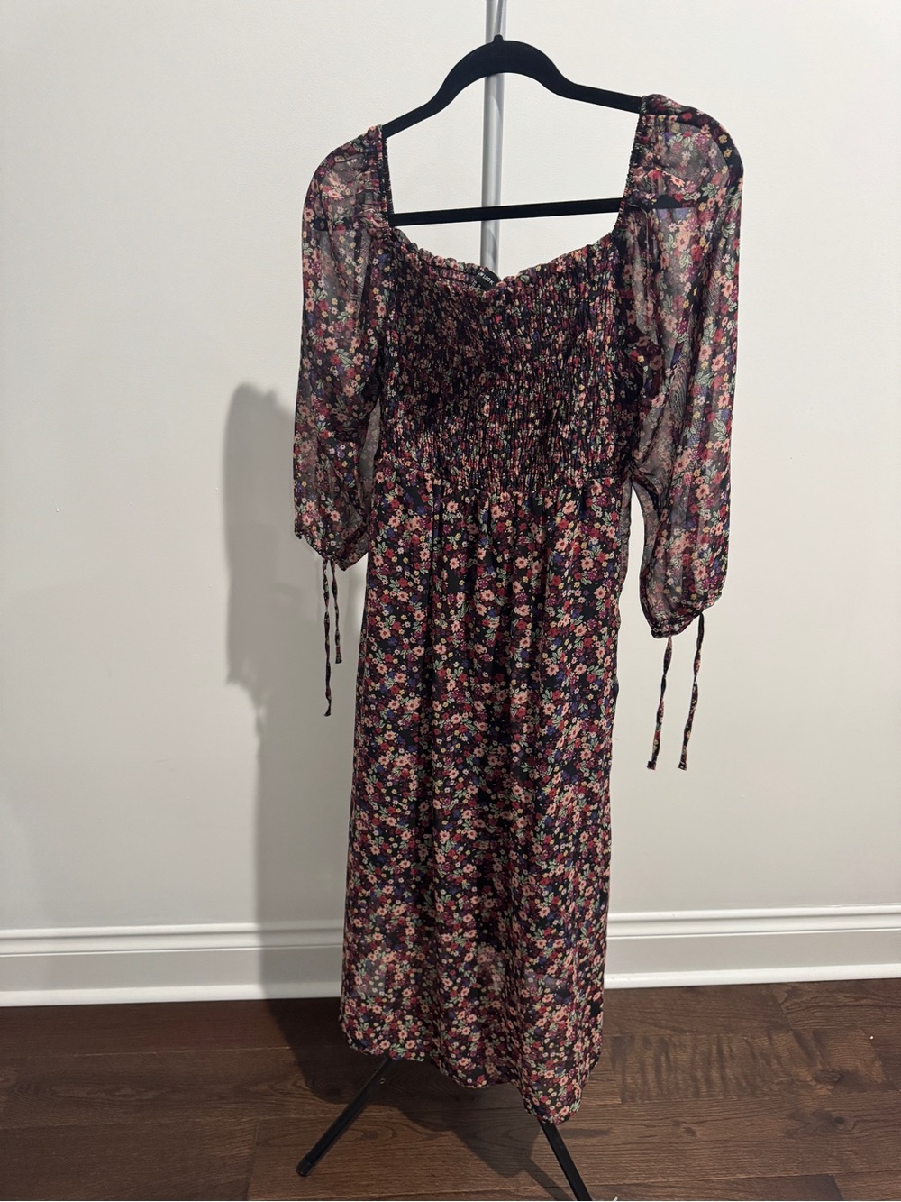 New Look Black Floral Smocked Midi Dress